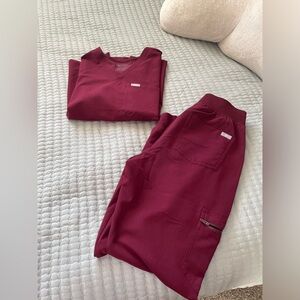 Figs Burgundy set both size small